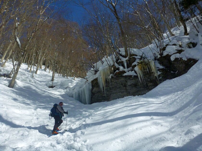 大自然の中で雪上ハイキングを楽しもう！！001
