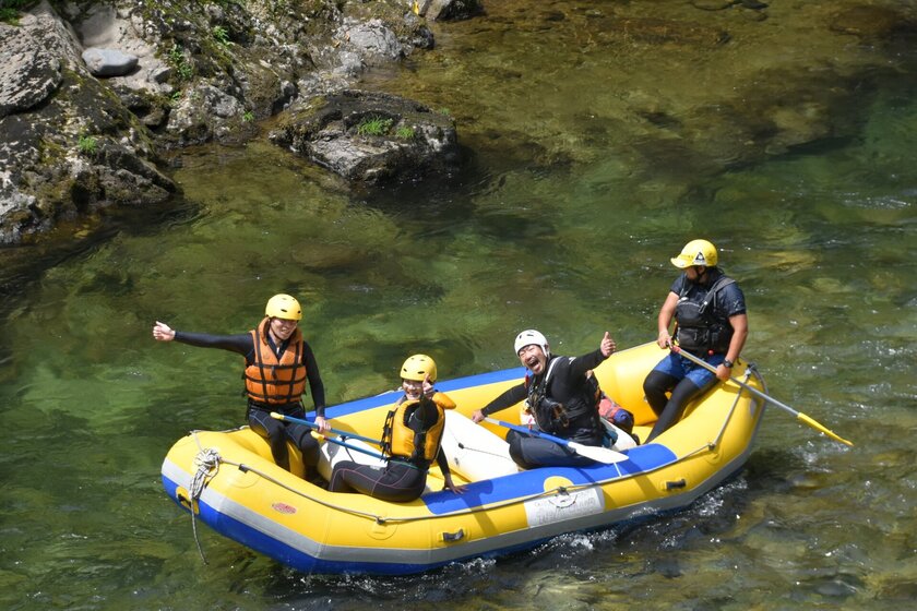 夏はやっぱりラフティング！001