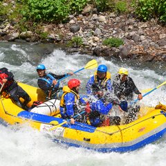 激しいラフティングがお好き